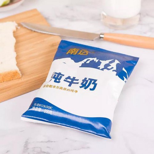 （觅疆南）南达纯牛奶利乐枕 闻得到的好牛奶 20袋*200g保质期只有60天 ￥65.00